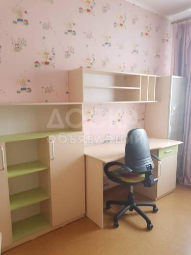 Продаю дом 4-комнатную 185кв. м., этаж-2, 5-сот., стена кирпич, Ул. Шоорукова ( Горького/Панфилова).