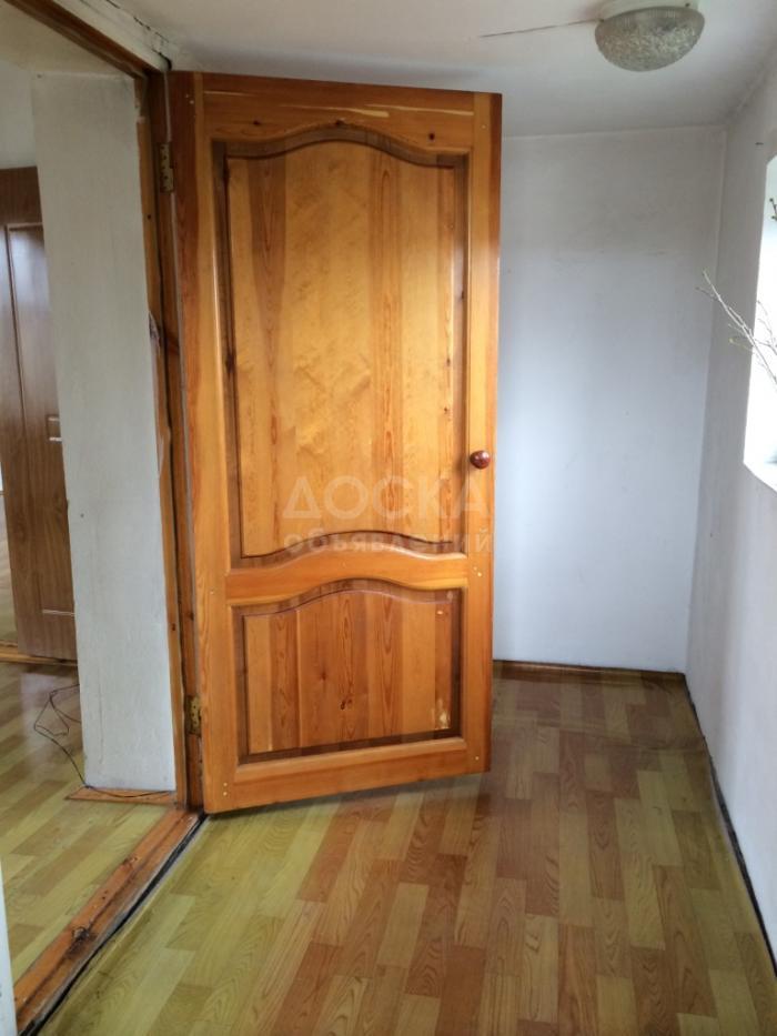 Продаю 8-ком., 140кв. м., этаж-1, 6-сот., стена кирпич, с. Новопавловка,