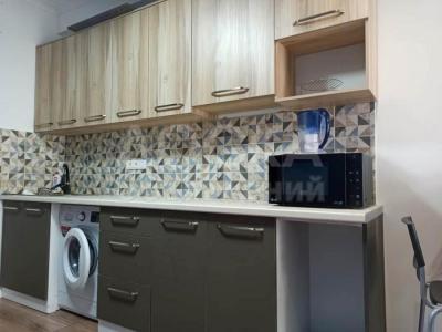 Продаю 2-комнатную квартиру, 58кв. м., этаж - 3/10, 12 мкр..