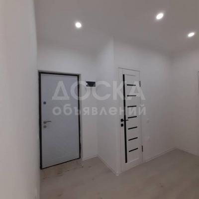 Продаю 1-комнатную квартиру, 49кв. м., этаж - 3/9, Мира / Магистраль.