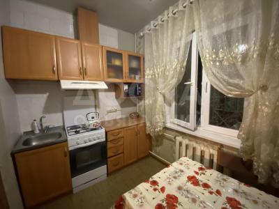 Продаю 1-комнатную квартиру, 34кв. м., этаж - 2/5, Суюмбаева/ Боконбаева.