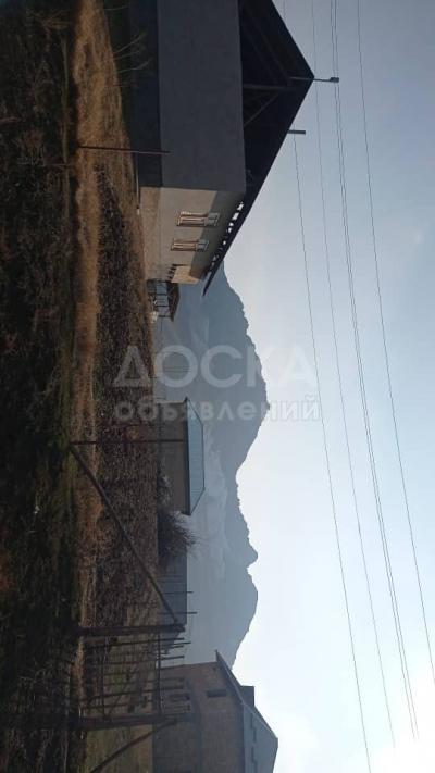 Продаю дом 3-ком. 1кв. м., этаж-1, 8-сот., стена кирпич, Кара-Суйский район, село Ишкаван.