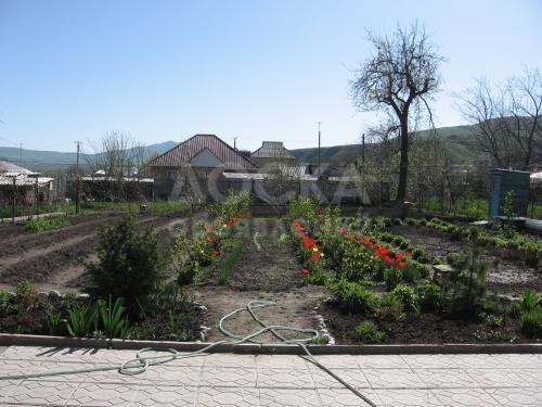 Продаю дом 4-ком., 80кв. м., этаж-1, 14-сот., стена саман, с. Таш-Дебе, ул.Ленина.