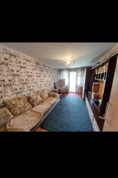 Продаю 1-комнатную квартиру, 32кв. м., этаж - 4/4, 5 мкр..