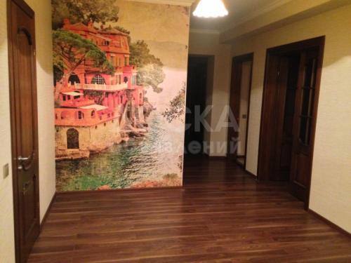 Продаю квартиру 4-ком., 148кв. м., этаж - 8/9, 4 мкр.