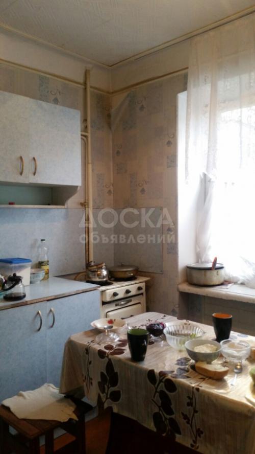 Продаю квартиру 1-ком., 35кв. м., этаж - 3/5, 8 микрорайон по Советской.