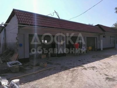 Продаю коммерческую недвижимость торговые помещения 420кв. м., Ак-Жол.