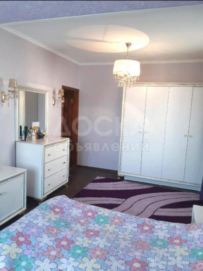 Продаю 3-комнатную квартиру, 99кв. м., этаж - 3/5, ул. Мамыркалиева 16Б/35 (бывшая Октябрьская).