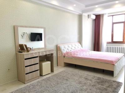 Продаю 2-комнатную квартиру, 77кв. м., этаж - 10/10, на Ахунбаева / Абая 58/4. Район Мед. Академии. .