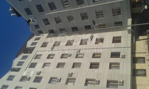 Продаю квартиру 2-ком., 78.6кв. м., этаж - 3/8, Ул. Сухэ Батора 49.6,