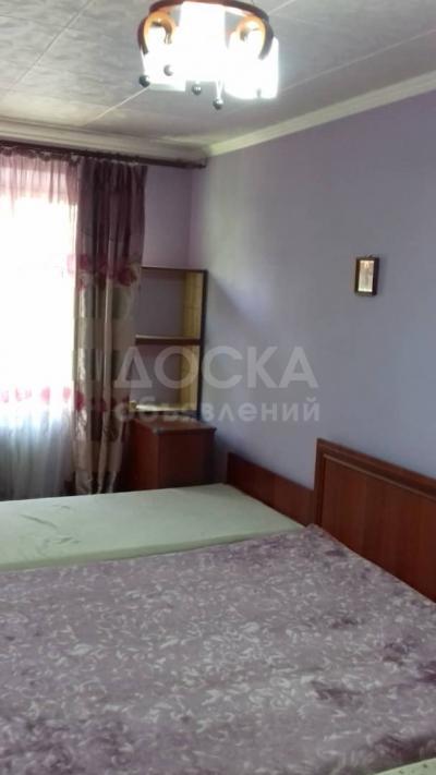 Продаю 2-комнатную квартиру, 42 кв.м.кв. м., этаж - 3/3, СМУ городок .