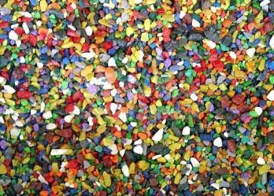 Цветной окрашенный песок и галька , фракционированные