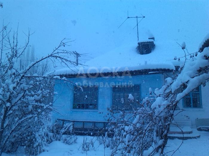 Продаю или меняю дом на квартиру в городе Бишкек.