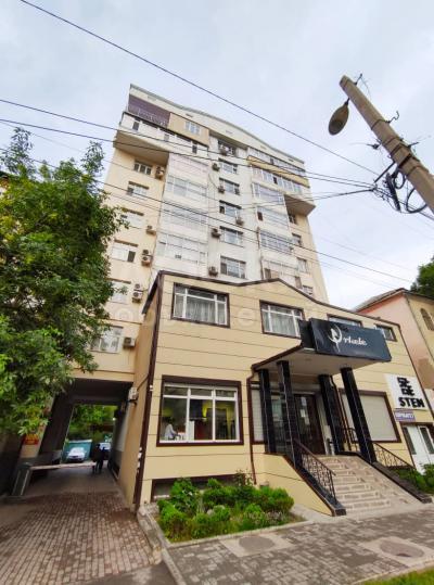 Продаю 3-комнатную квартиру, 83кв. м., этаж - 3/9, Тыныстанова/Бокомбаева.