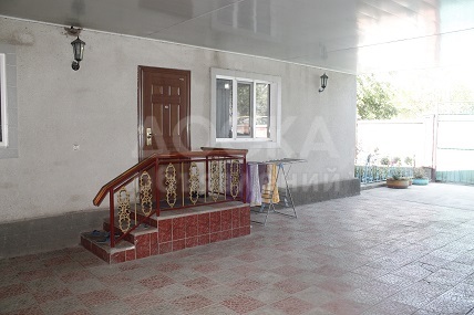 Продаю дом 6-ком., 120кв. м., этаж-1, 8-сот., стена кирпич, Молодёжная12.