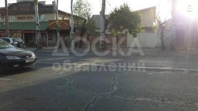 Продаю дом  80кв. м., этаж-1, 4.2-сот., стена кирпич, К.Маркса/Медерова.