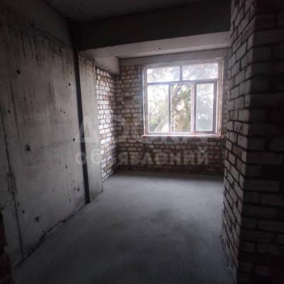 Продаю 2-комнатную квартиру, 60кв. м., этаж - 5/5, рынок БАЯТ .