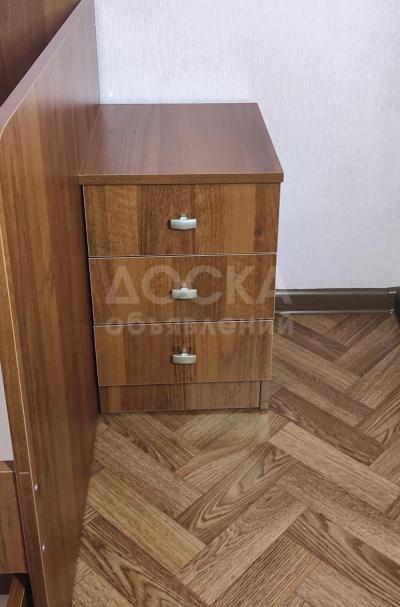 Продается детская кровать с тумбочкой.