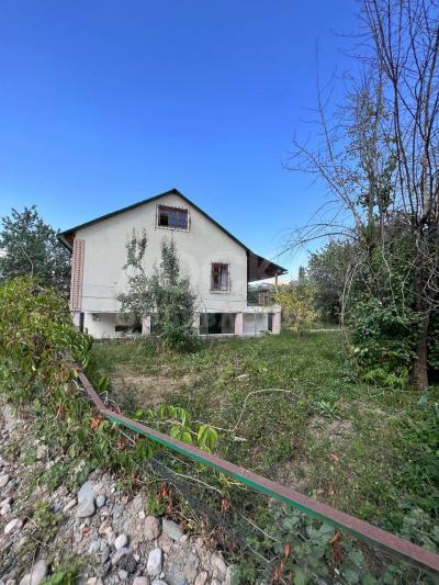 Продаю дачу 3-ком. 100кв. м., этаж-2, 6-сот., стена кирпич, В с Арашан .