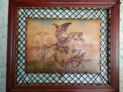 Кожаная картина с народным арнаментом с деревянной рамкой