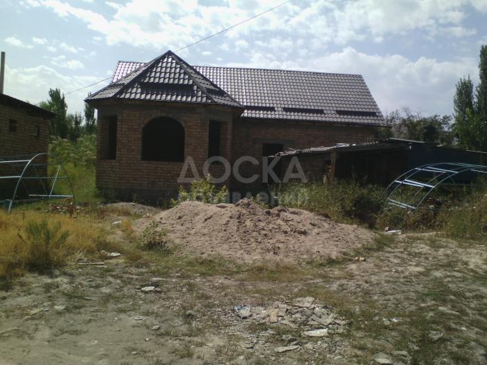 Продаю 4-ком., 105кв. м., этаж-1, 5-сот., стена кирпич, Советская-Фере,