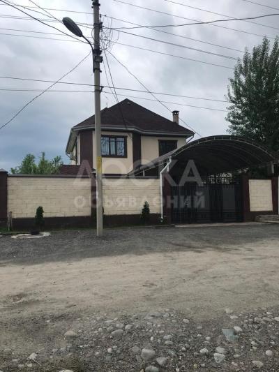 Продаю дом 7-ком. 160кв. м., этаж-2, 4-сот., стена кирпич, А-Бешик.