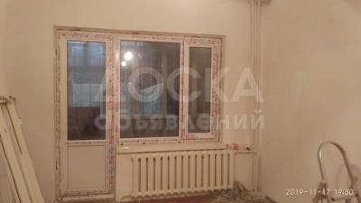 Продаю 1-комнатную квартиру, 34кв. м., этаж - 1/5, 10 мкр.