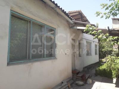 Продаю дом 4-ком. 100кв. м., этаж-1, 6,5-сот., стена кирпич, ул Иманалиева 102.