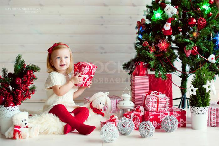 Выездная фотостудия с костюмами, елкой и праздничным настроением!

Фотосъемка с новогодним реквизитом у вас дома с стиле Фэмили!