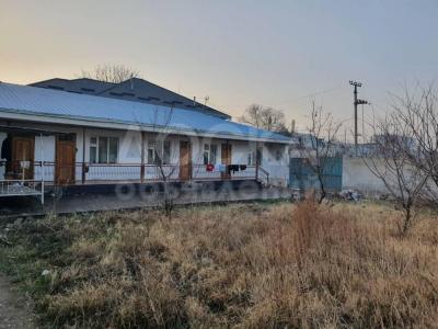 Продаю дом 4-ком. 100кв. м., этаж-1, 5-сот., стена кирпич, Ул водопрводная 5, юго восток, радом с бассейном.