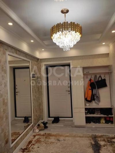 Продаю 2-комнатную квартиру, 73кв. м., этаж - 4/10, Калык-Акиева/Жумабека.