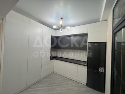 Продаю 3-комнатную квартиру, 99кв. м., этаж - 6/10, кну.