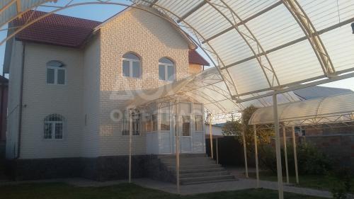 Продаю дом 6-ком., 250кв. м., этаж-2, 5-сот., стена кирпич, ж/м Көк-Жар.