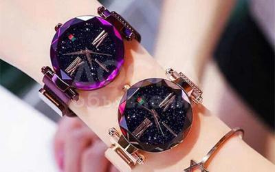 женские часы в наборе с браслетами