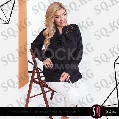 Женская рубашка большого размера с иметацией галстука черного цвета