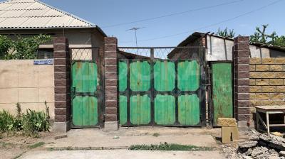 металлические ворота, кирпич б/у