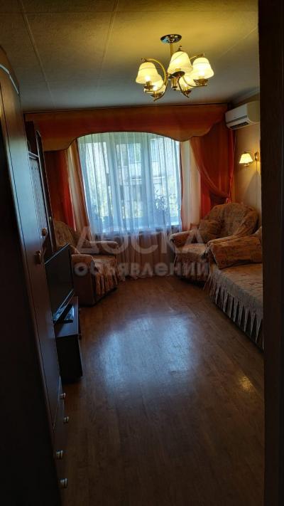 Продаю 2-комнатную квартиру, 40кв. м., этаж - 4/4, Малдыбаева - Ахунбаева.