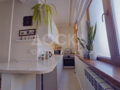 Продаю 2-комнатную квартиру, 80кв. м., этаж - 8/10, мед академия.