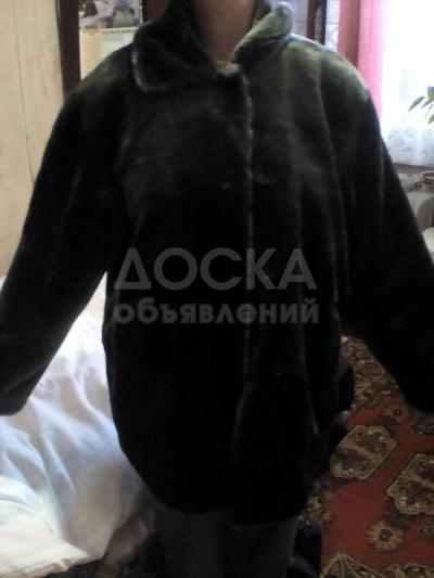 Продаю женский полушубок.