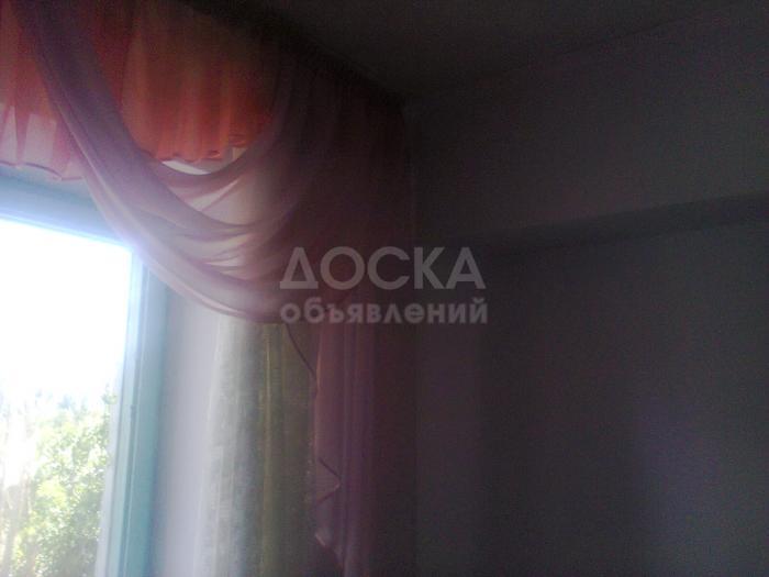 Продаю квартиру 3-ком., 62,08кв. м., этаж - 5/5, 3 микрорайон, город Токмак,