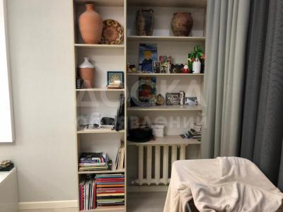 Продаю 2-комнатную квартиру, 63кв. м., этаж - 8/10, Белинка Токтогулова.