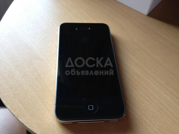 Продам iphone 4g 10500