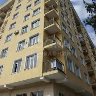 Продаю 1-комнатную квартиру, 46кв. м., этаж - 2/9, Жумабек/шевченко.