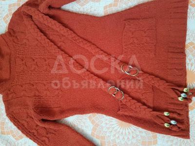 Продаю красивый вязаный свитер