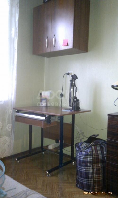 Продаю компьютерный стол плюс навесной шкаф