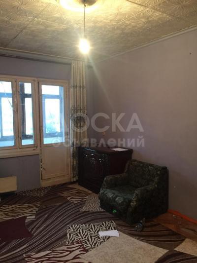 Продаю 1-комнатную квартиру, 43кв. м., этаж - 8/9, Городок Строителей .