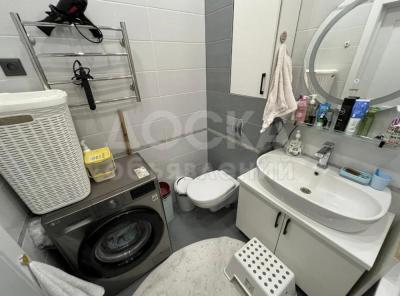 Продаю 2-комнатную квартиру, 68кв. м., этаж - 4/5, аламедин-1.