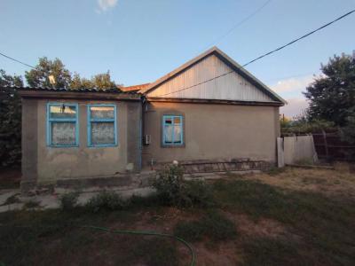 Срочно продаю дом по ул. Очаковская 47, имеется времянка 3х ком + гараж.