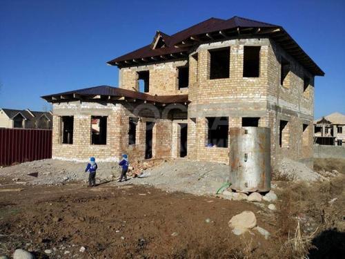 Продаю дом 7-ком., 250кв. м., этаж-2, 7,6-сот., стена кирпич, С. Кок-Жар, ул. Колбаев.