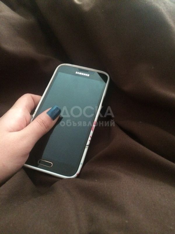 Продаю Samsung Galaxy s5 золотой